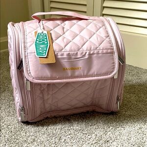 NWT BAGSMART light Pink Quilted toiletry Travel Bag sturdy handle hanger pockets
